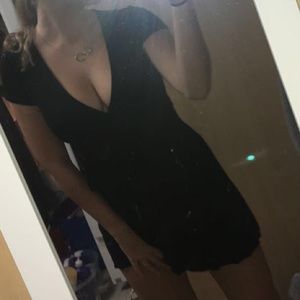 Super cute black wrap like dress!